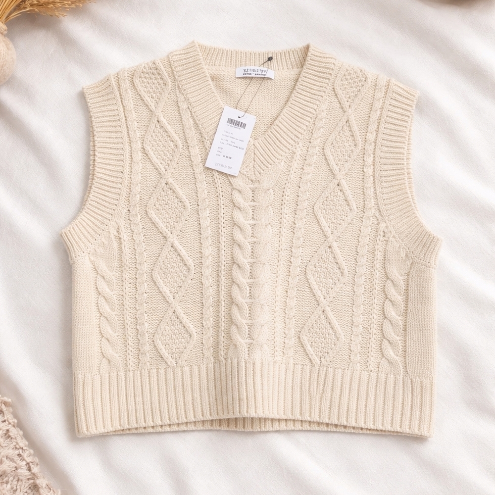 Cropped Knit Sweater Vest – Neutral | Sleeveless‎ | Minimalist